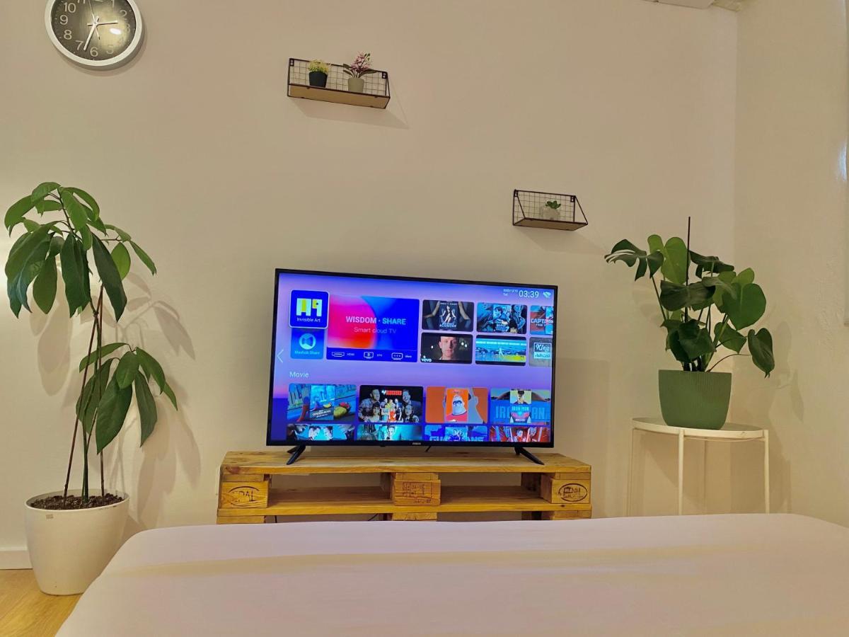 Lucas Central Oasis Studios Tiranë Eksteriør bilde